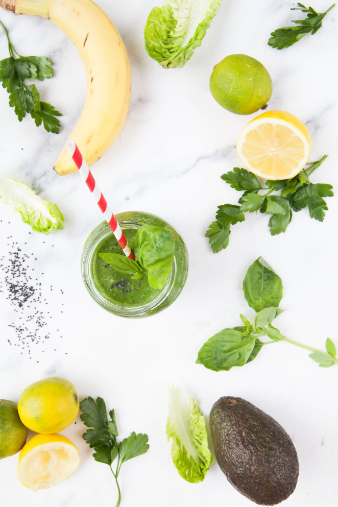 Green Smoothie with Basil Seeds