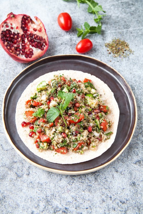 Bild für Quinoa Tabouleh mit Granatapfel im Wrap