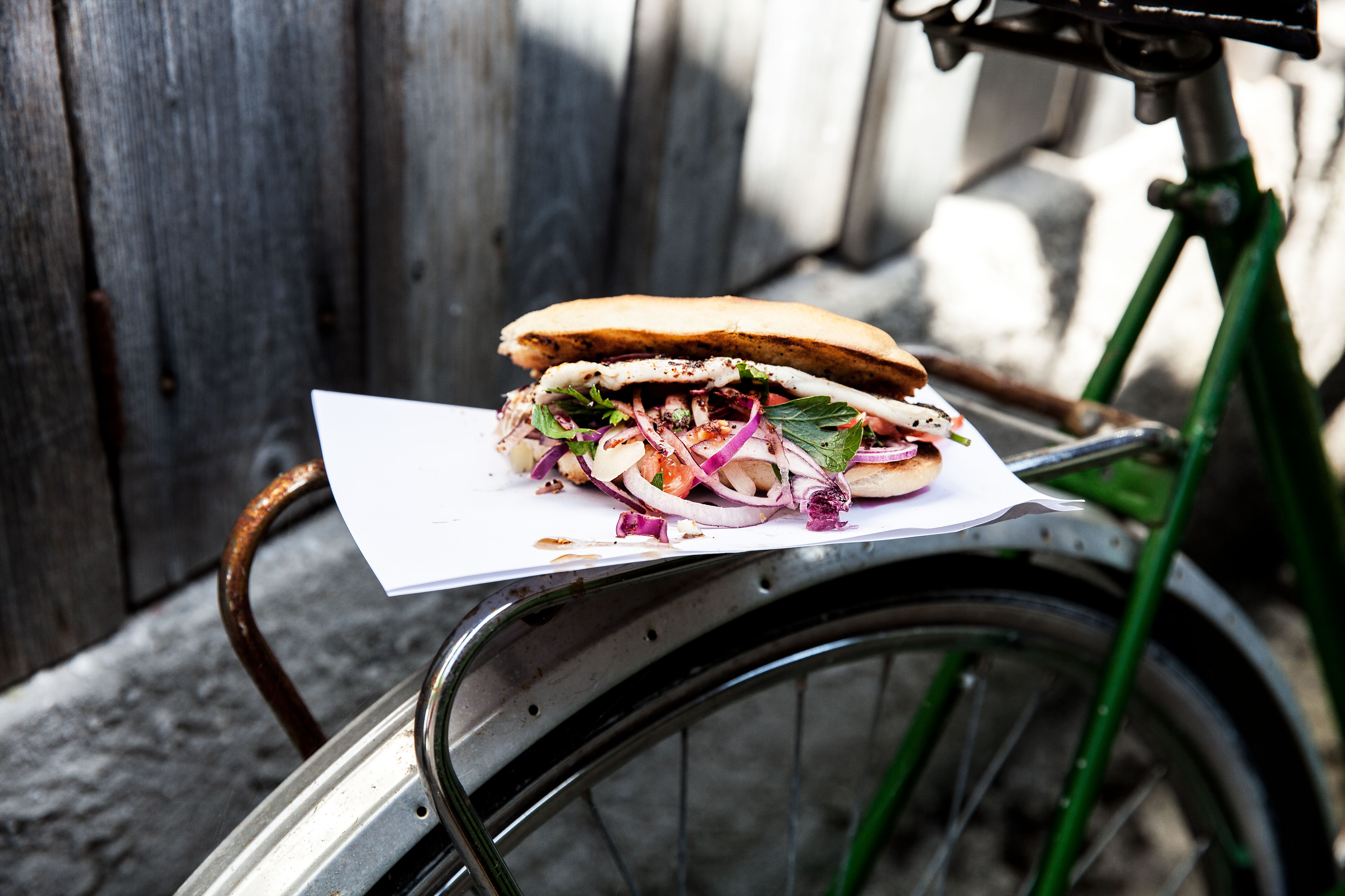 Sandwich-on-bike_3311