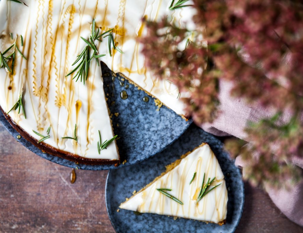 Polentakuchen mit Natur Joghurtalternative - Foodtastic