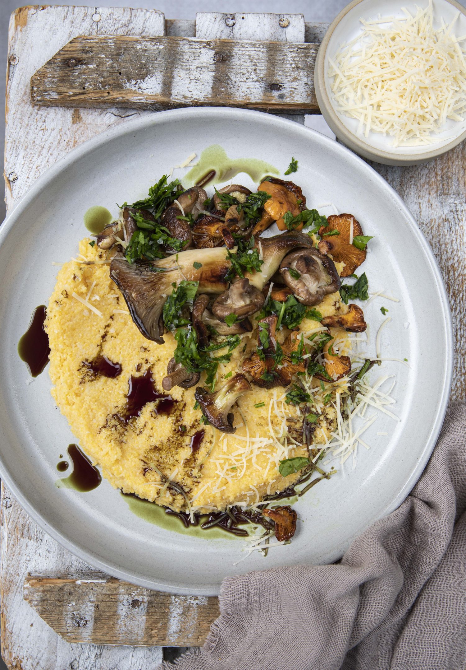 Cremige Polenta mit Pilz-Ragout