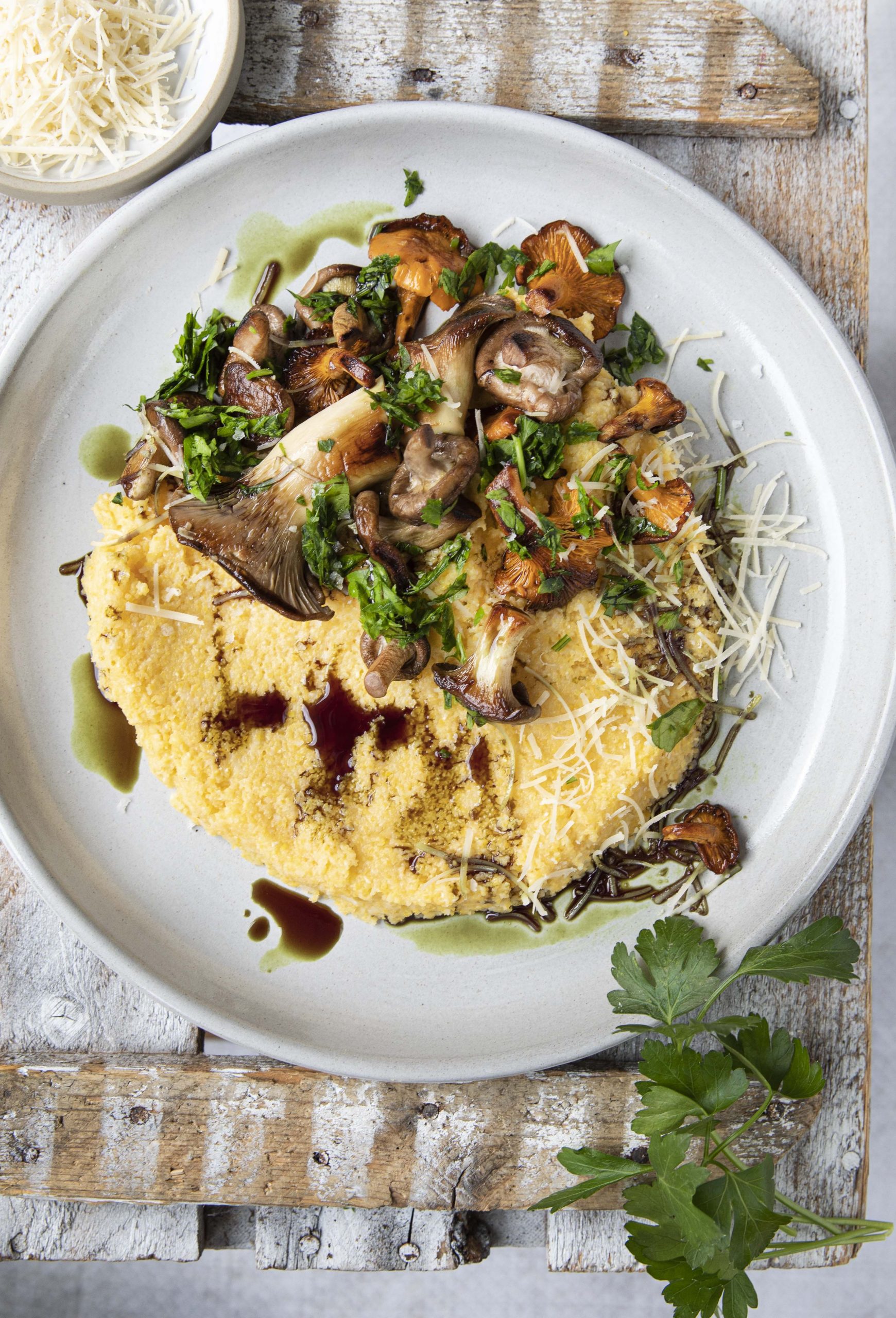 Cremige Polenta mit Pilz-Ragout - Foodtastic